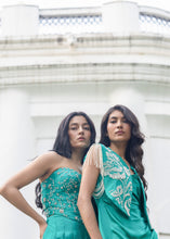 Load image into Gallery viewer, Shwet Pankh Bib