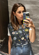 Load image into Gallery viewer, Baby’s Breath Bib