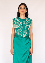 Load image into Gallery viewer, Shwet Pankh Bib