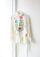 Load image into Gallery viewer, Dancing Flower Bib