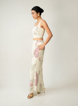 Load image into Gallery viewer, Small Wonder