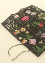 Load image into Gallery viewer, Thousand Bud Bib