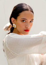 Load image into Gallery viewer, Juliet Pearl Top