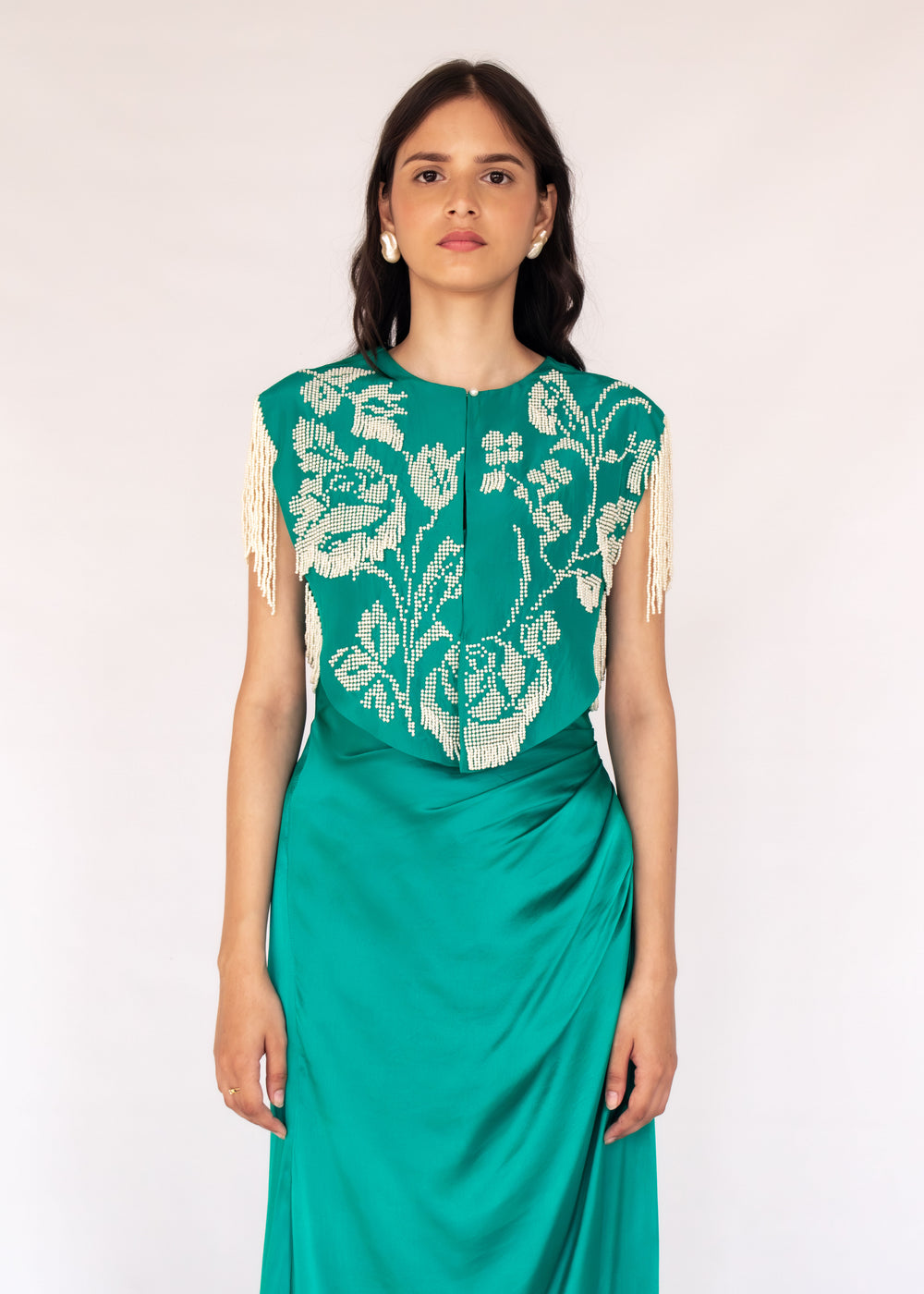 Shwet Pankh Bib