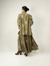 Load image into Gallery viewer, Gentle Form
