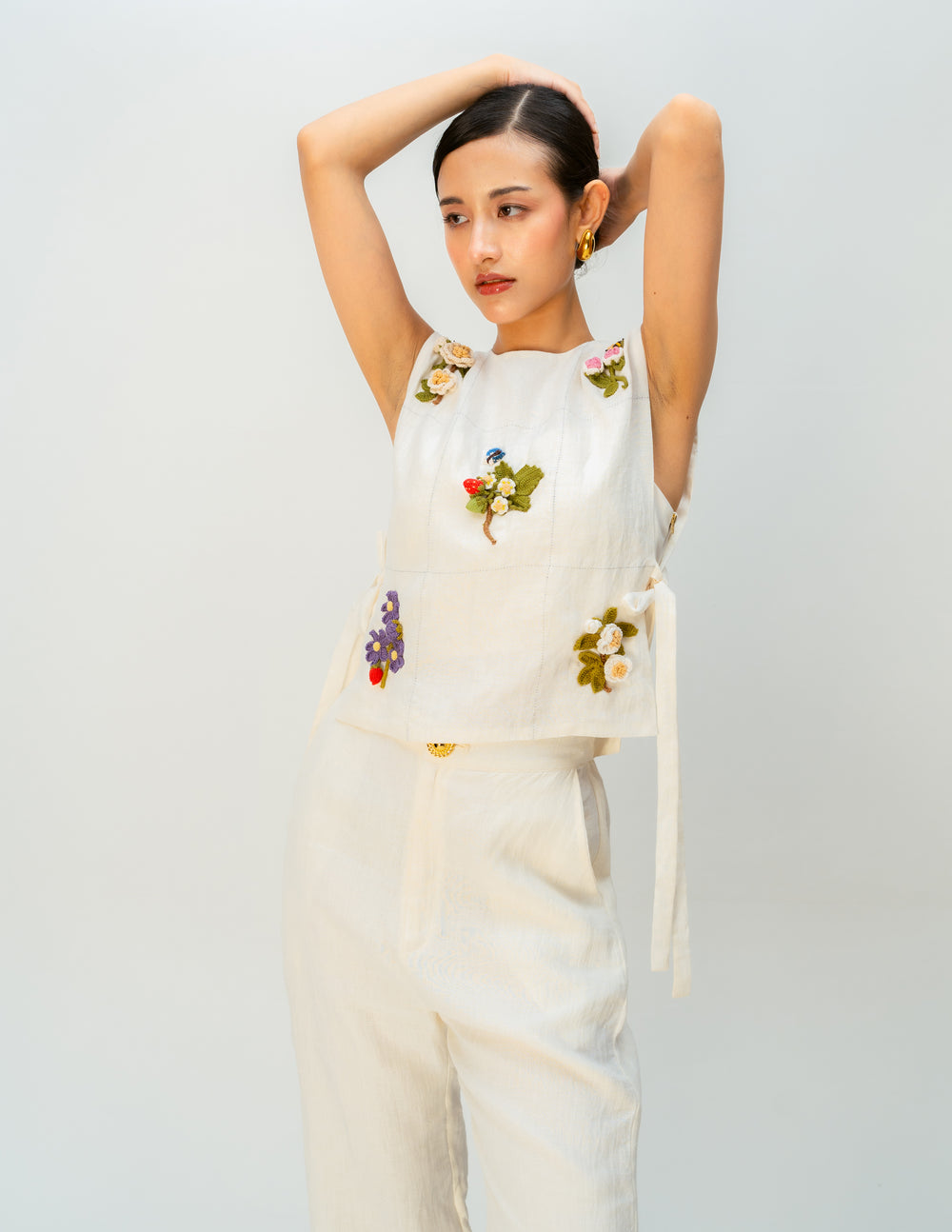 Honey Lantern Bib
